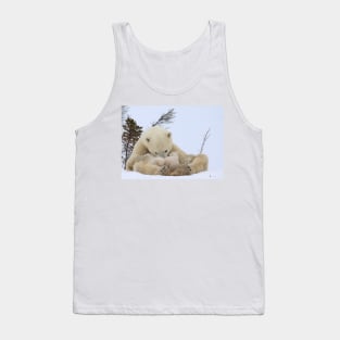 Polar bear family, nursing time Tank Top